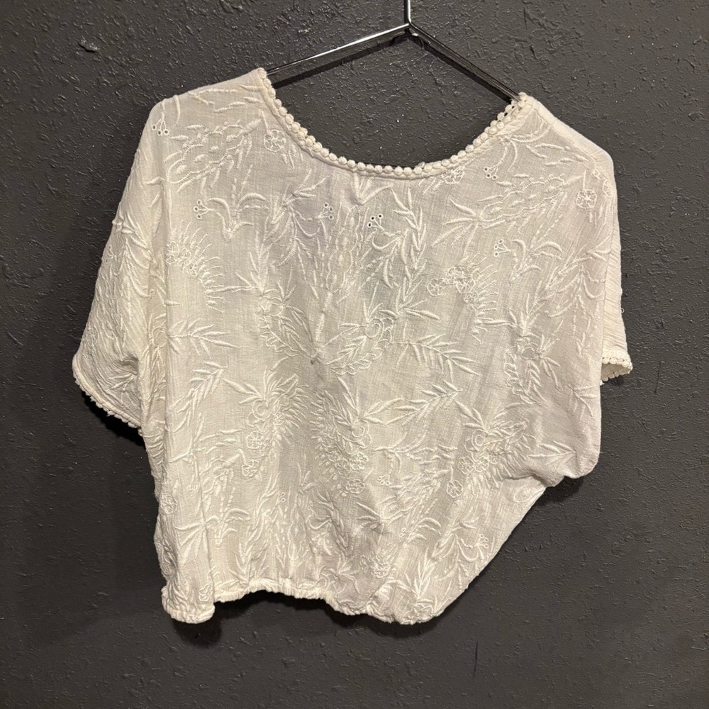 Women’s Chelsea & Violet Elegant White Embroidered Blouse